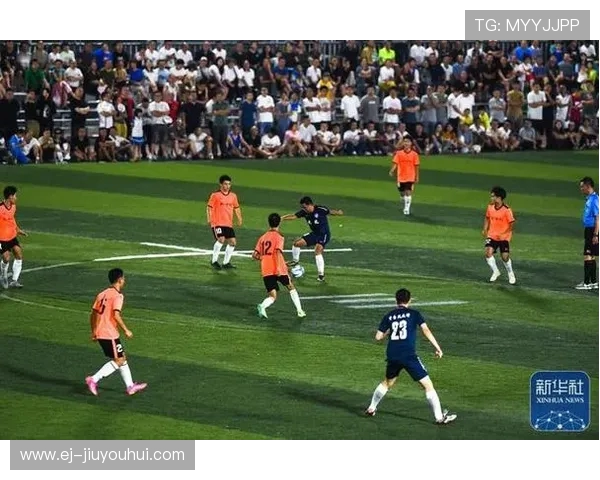 会飞的拖鞋足球掀起奇幻竞技风潮点燃夏日创意动感赛场盛典全民狂欢